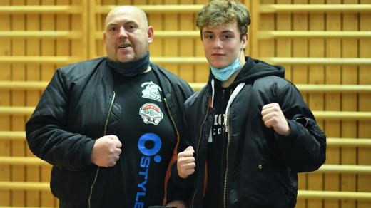 Mladý boxer Jiří Prádler s tatínkem