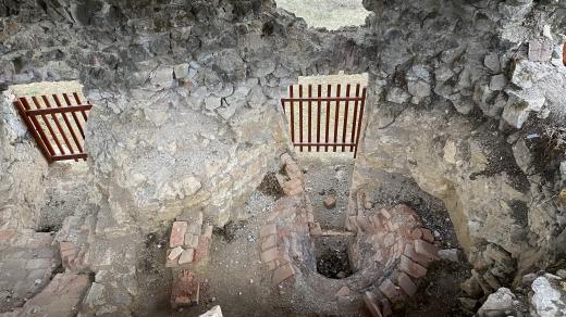 Záchrana staré vápenice v Koněprusích na Berounsku