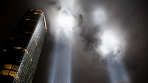 New York. Světelná instalace jako památník událostí 11. září 2001