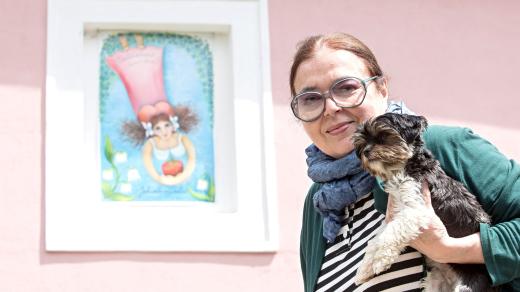 Výtvarnice a malířka Emma Srncová v Hořicích na Šumavě v roce 2016