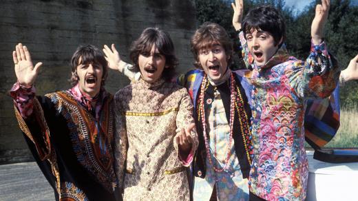 Fotografie kapely The Beatles v průběhu Magical Mystery Tour