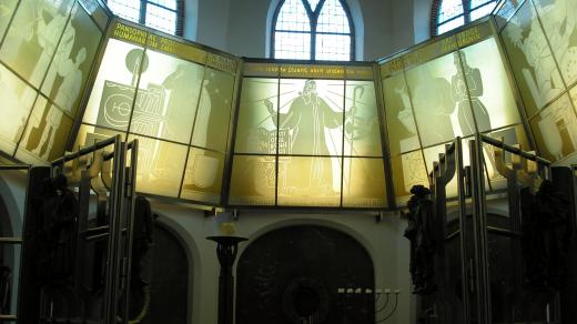 Interiér kaple s hrobem Jana Amose Komenského v Naardenu.jpg