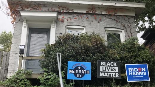 Právě tady v Louisville je Mich McConnell doma, a i když jde o liberální ostrůvek v moři konzervativního Kentucky, má tu své oddané příznivce