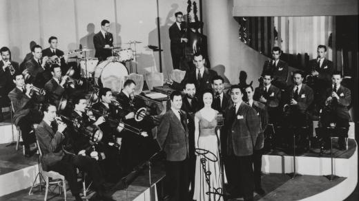 The Modernaires a orchestr Glenna Millera v roce 1941