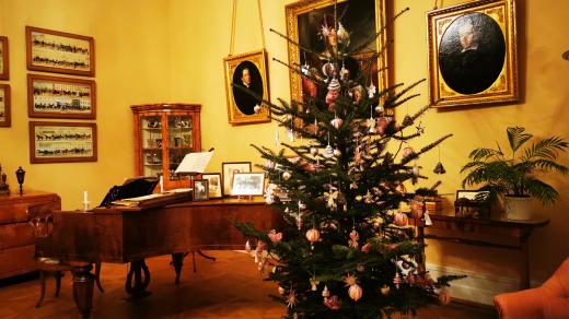 Na Novém zámku v Kostelci nad Orlicí už začali s přípravami na vánoce