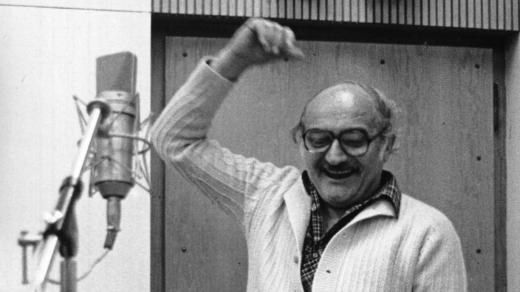 Josef Somr během natáčení rozhlasové hry v roce 1982