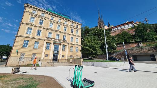 Brno při rekonstrukci jednoho plácku v centru města vůbec poprvé využilo nové standardy pro vzhled dlažby na ulicích nebo náměstích