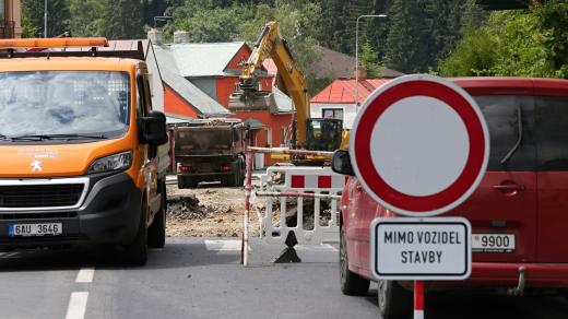 Rekonstrukce silnice v Železné Rudě bude pokračovat další etapou