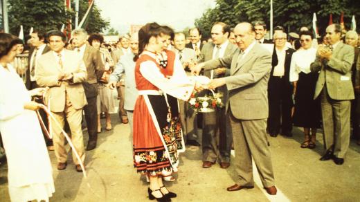 Ilustrační foto (Přivítání Todora Živkova v Botevgradu roku 1980).jpg