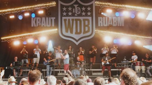 Slovenská kapela Taste of Brass při premiéře na největším dechovkovém festivalu Woodstock der Blasmusik v červenci 2023