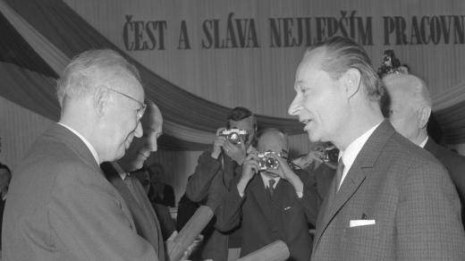 První tajemník ÚV KSČ Alexander Dubček (vpravo) a Gustáv Husák