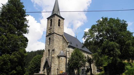 Kostel sv. Jana Křtitele byl dokončen v roce 1888