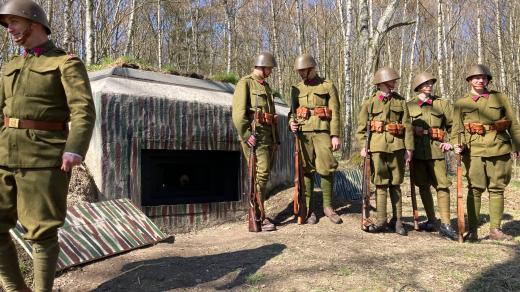 Nadšenci vojenské historie zrekonstruovali další historický bunkr nad Chomutovem