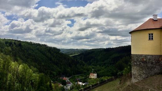 Pohled na městys Svojanov z hradu Svojanov