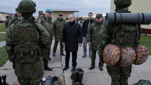Vladimir Putin a Sergej Šojgu dohlíží na mobilizaci
