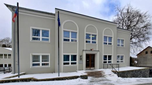 Sklářská škola v Kamenickém Šenově po rekonstrukci, která skončila v roce 2019