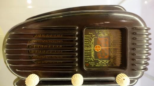 Radiopřijímač Tesla 308U Talisman (1953)
