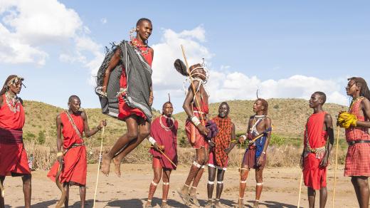 Masajové jsou známí i svými tanci, při kterých vyskakují do vzduchu