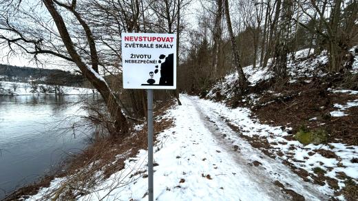 Fritschova stezka u Boršova nad Vltavou momentálně představuje velké nebezpečí