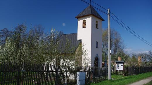 Kaple Panny Marie pochází z roku 1891 a byla nedávno zachráněna jako ruina na spadnutí