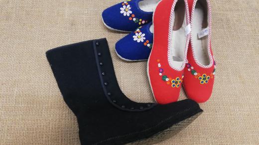 Výroba papučí ve Valašských Kloboukách - klobucké papuče