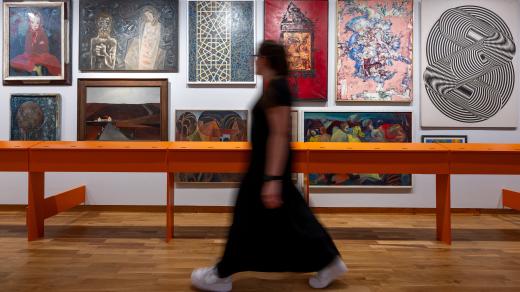 Galerie moderního umění v Hradci Králové připravuje výstavu Hledá se mistrovské dílo. Výstava prezentuje více než 200 děl ze sbírek Galerie moderního umění a bude otevřena od 7. října