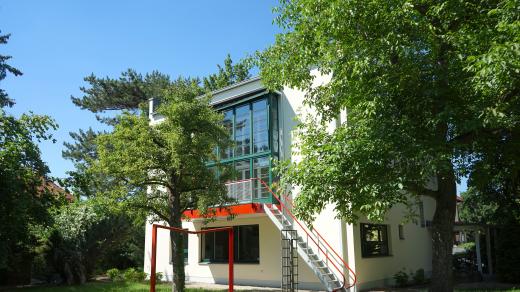Haus Rabe ve Zwenkau, Německo. Architekt Adolf Rading a výtvarný umělec Oskar Schlemmer