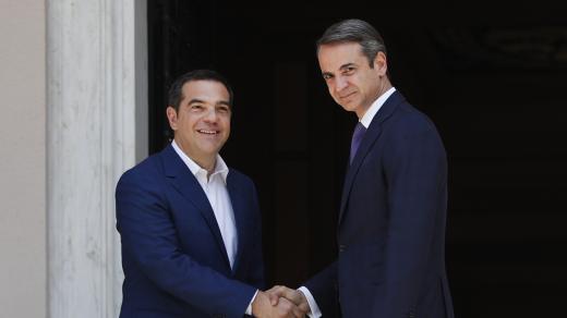 Řecký expremiér Alexis Tsipras a jeho nástupce Kyriakos Mitsotakis