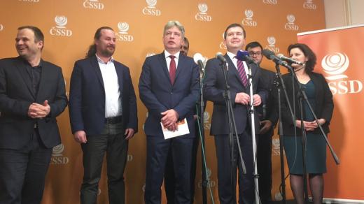 Nové vedení ČSSD na sjezdu strany v Hradci Králové