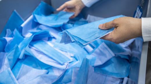 Firmy Elmarco a Drylock v Libereckém kraji budou vyrábět nanofiltry do textilních roušek