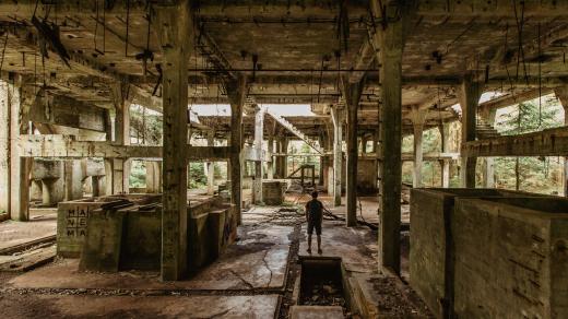 Jednou z budov, které seriál představí, bude i bývalý zajatecký tábor Sauersack