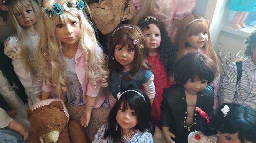 Děti se mohou s panenkami vyfotografovat