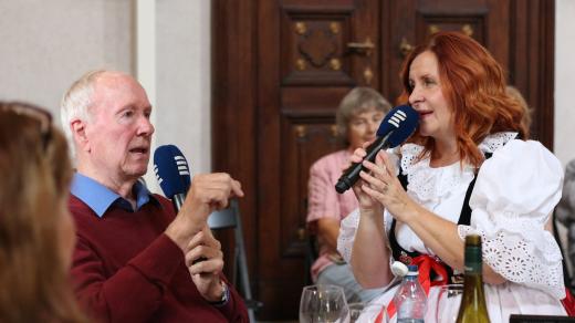 Narozeninové vysílání Apetýtu z Paláce šlechtičen. Na snímku Jan Slabák a Jarka Vykoupilová
