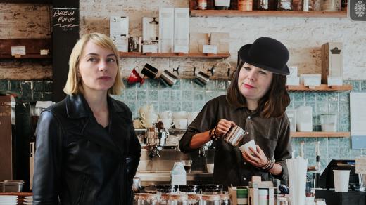Ivana a Zuzana vs. kavárny