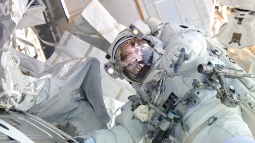 Kosmonaut na Mezinárodní vesmírné stanici (ISS)
