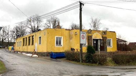 Sokolovna v Sudoměřicích u Bechyně zničená požárem