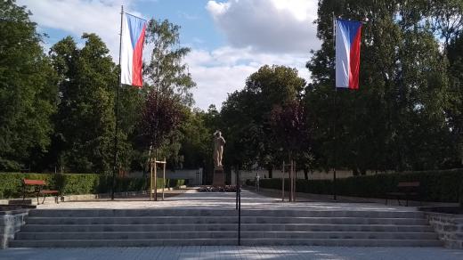 Český Malín na Ukrajině vypálili nacisti 13. července 1943, připomíná to památník v Žatci