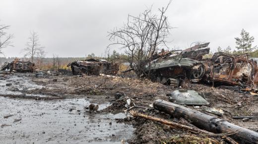 Zničené ruské tanky u vesnice Dmytrivka v Oděské oblasti na Ukrajině