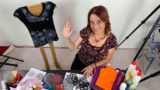 Monika Brýdová natočila videokurzy zaměřené na práci s textilními technikami. Učí, jak vyrobit originální kousky oblečení