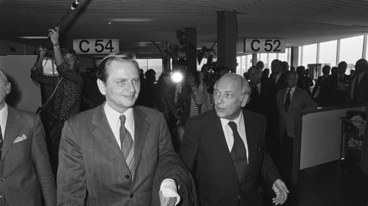 Švédský premiér Olof Palme (vlevo)