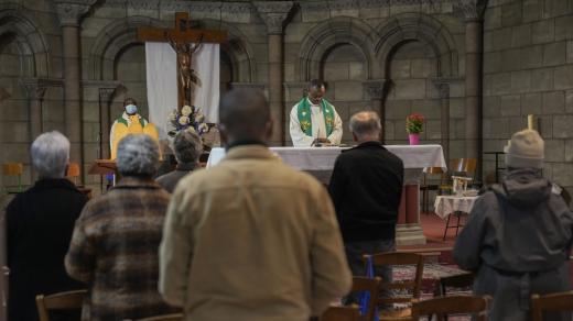 Francouzská církev čelí skandálu v souvislosti se zneužíváním dětí