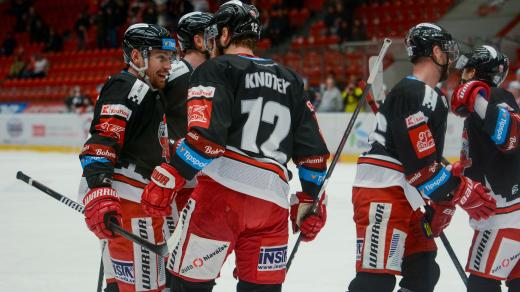 Hokejisté HC Olomouc po vstřeleném gólu
