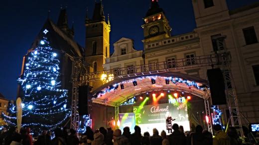 Advent s Českým rozhlasem Hradec Králové! Zábavné odpoledne na Vánočních trzích na Velkém náměstí