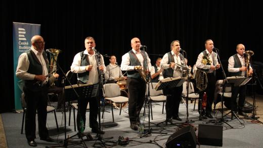 Babouci vystoupili v Českém rozhlase České Budějovice. Završili tu podzim s dechovkou