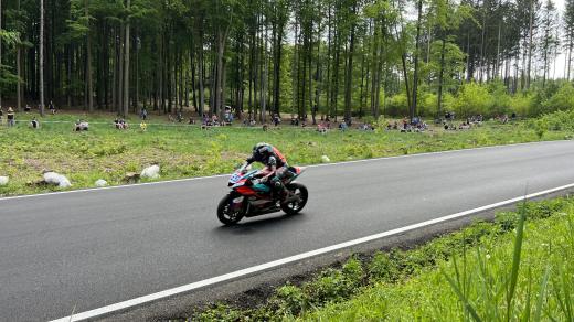 Motocyklové závody v Hořicích jsou velmi populární