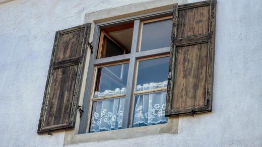 Větrání oknem (ilustrační foto)