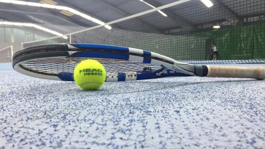 Tenis v hale (ilustrační foto)