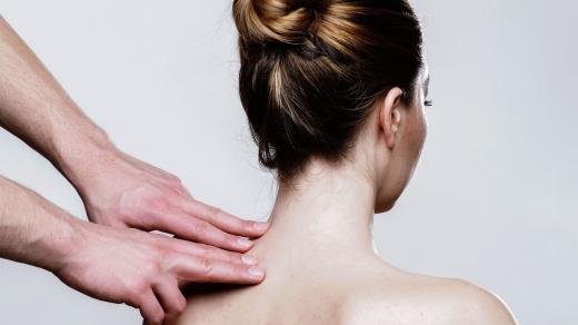 Jak vyléčit zmrzlé rameno za tři týdny? (ilustrační foto)