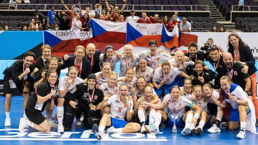 Česká florbalová reprezentace žen získala na světovém šampionátu v roce 2023 bronzové medaile