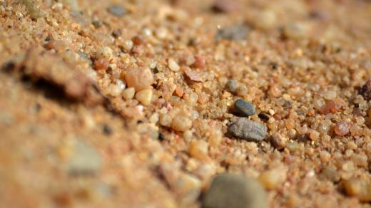 Zrnka písku